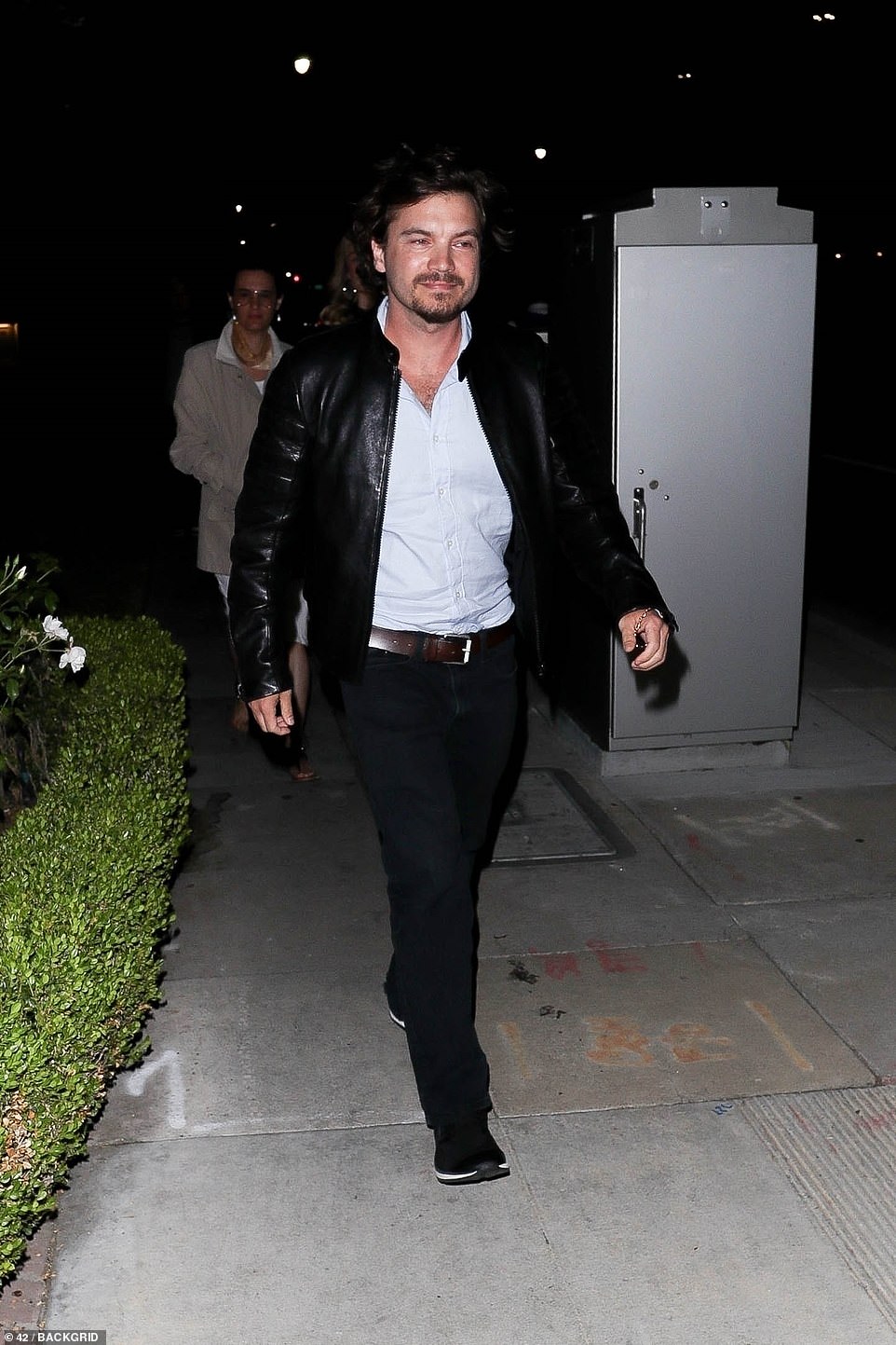 Invitee: Emile Hirsch was also there, dressed in belted black jeans, a button-up shirt, and a black leather jacket