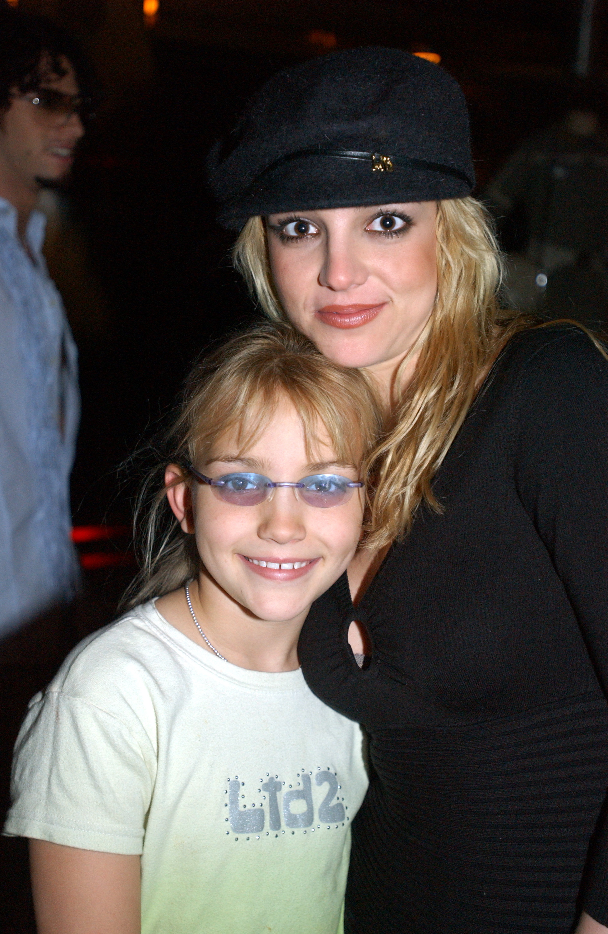 Britney Spears and sister Jamie Lynn Spears in 2001
