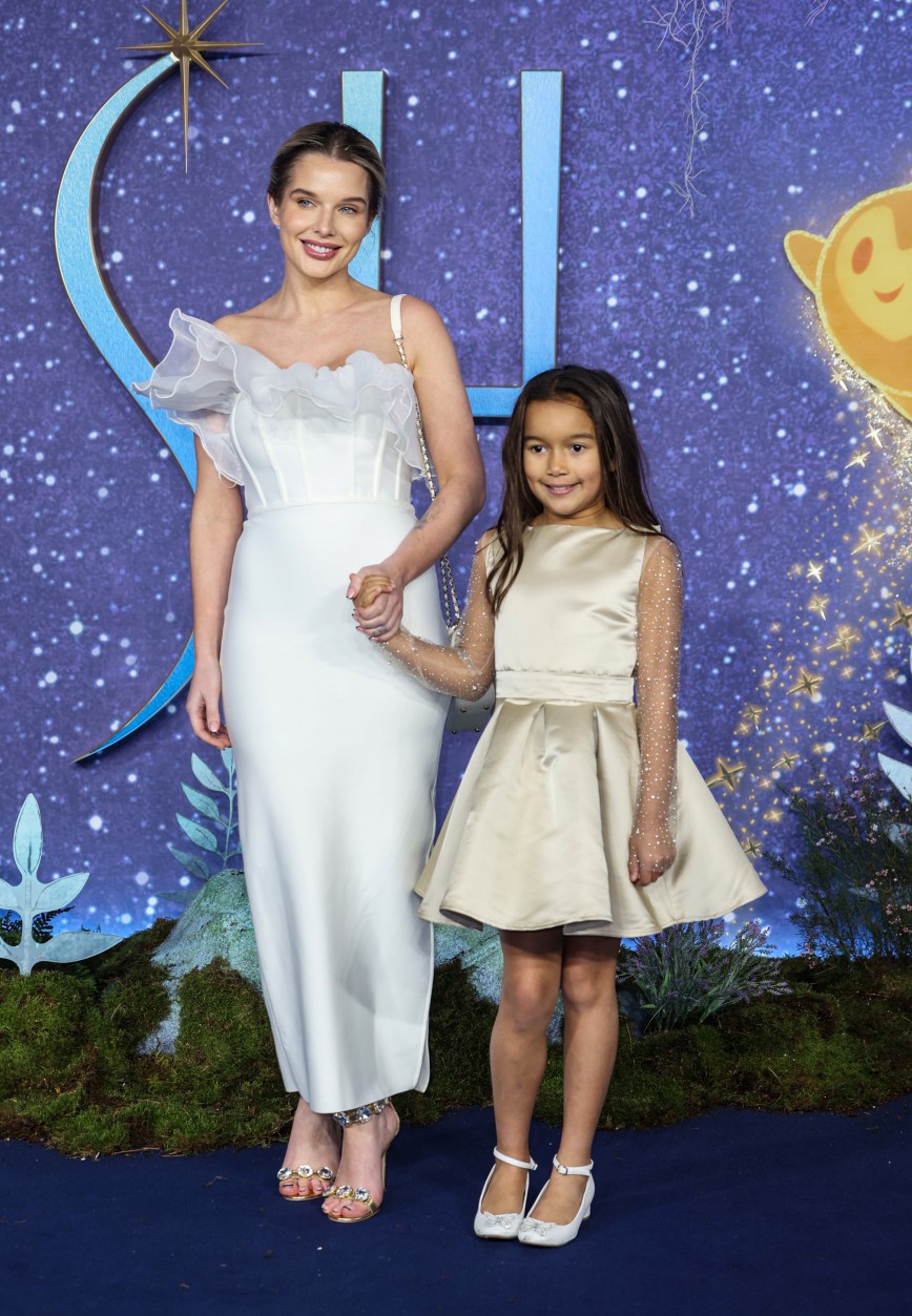 Helen was joined by daughter Matilda for her night on the red carpet